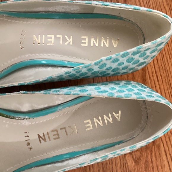 And Klein turquoise and white close toed heels - Picture 3 of 7